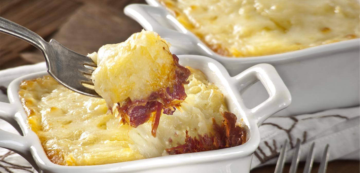 Escondidinho con carne seca.